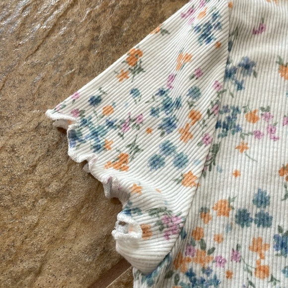 + HIPPIE ROSE + Ribbed & Ruffle Top Bundle - Picture 3 of 11